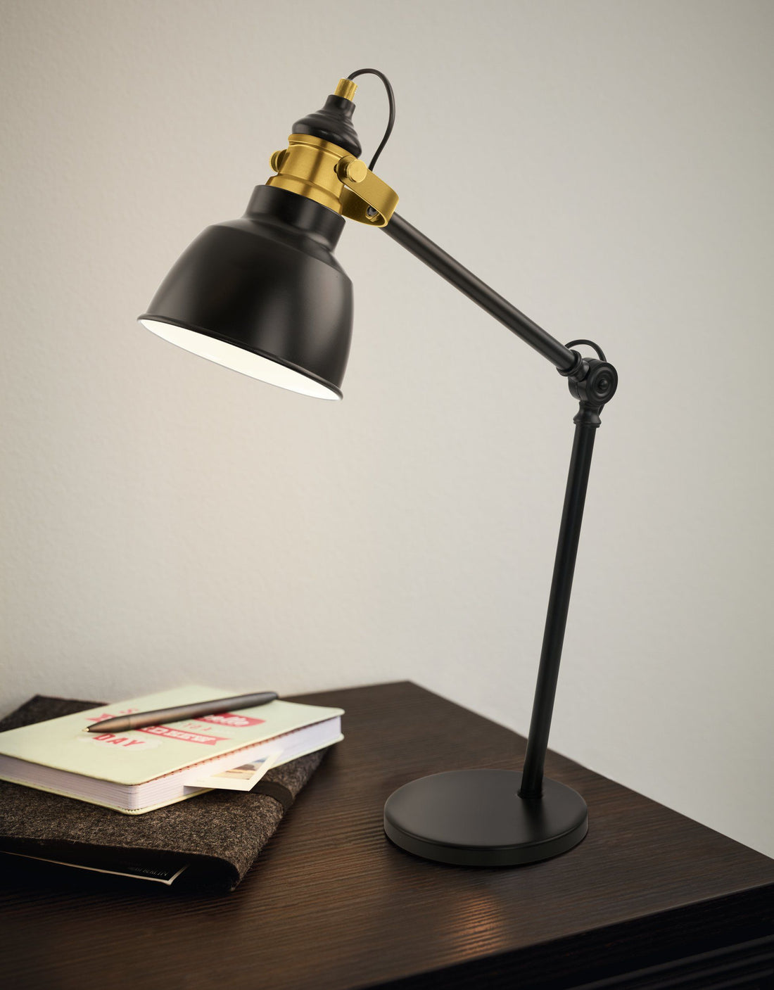 THORNFORD Table Lamp