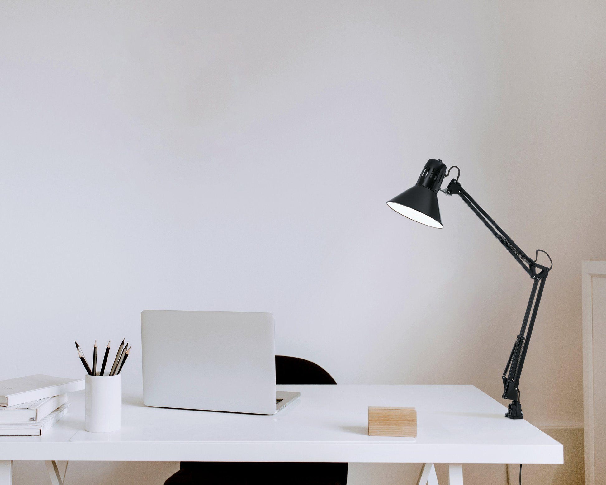 FIRMO table light by The Light Library